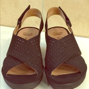 Clarks black wedge sandal 👡